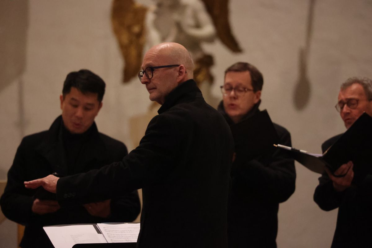 Unter der Leitung von Diözesanmusikdirektor Rainer Aberle sang das Doppelquartett des Kammerchors „songcræft-art of singing“. Unter der Leitung von Diözesanmusikdirektor Rainer Aberle sang das Doppelquartett des Kammerchors „songcræft-art of singing“.