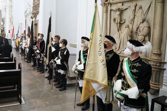 Bischof Dr. Franz Jung feierte am Donnerstag, 3. Juni, den Fronleichnamsgottesdienst im Kiliansdom. Bischof Dr. Franz Jung feierte am Donnerstag, 3. Juni, den Fronleichnamsgottesdienst im Kiliansdom.
