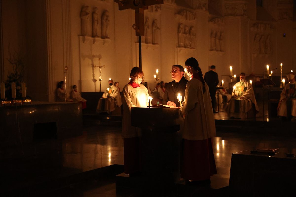 BIschof Dr. Franz Jung feiert am Samstagabend, 16. April, im Würzburger Kiliansdom die Osternacht.