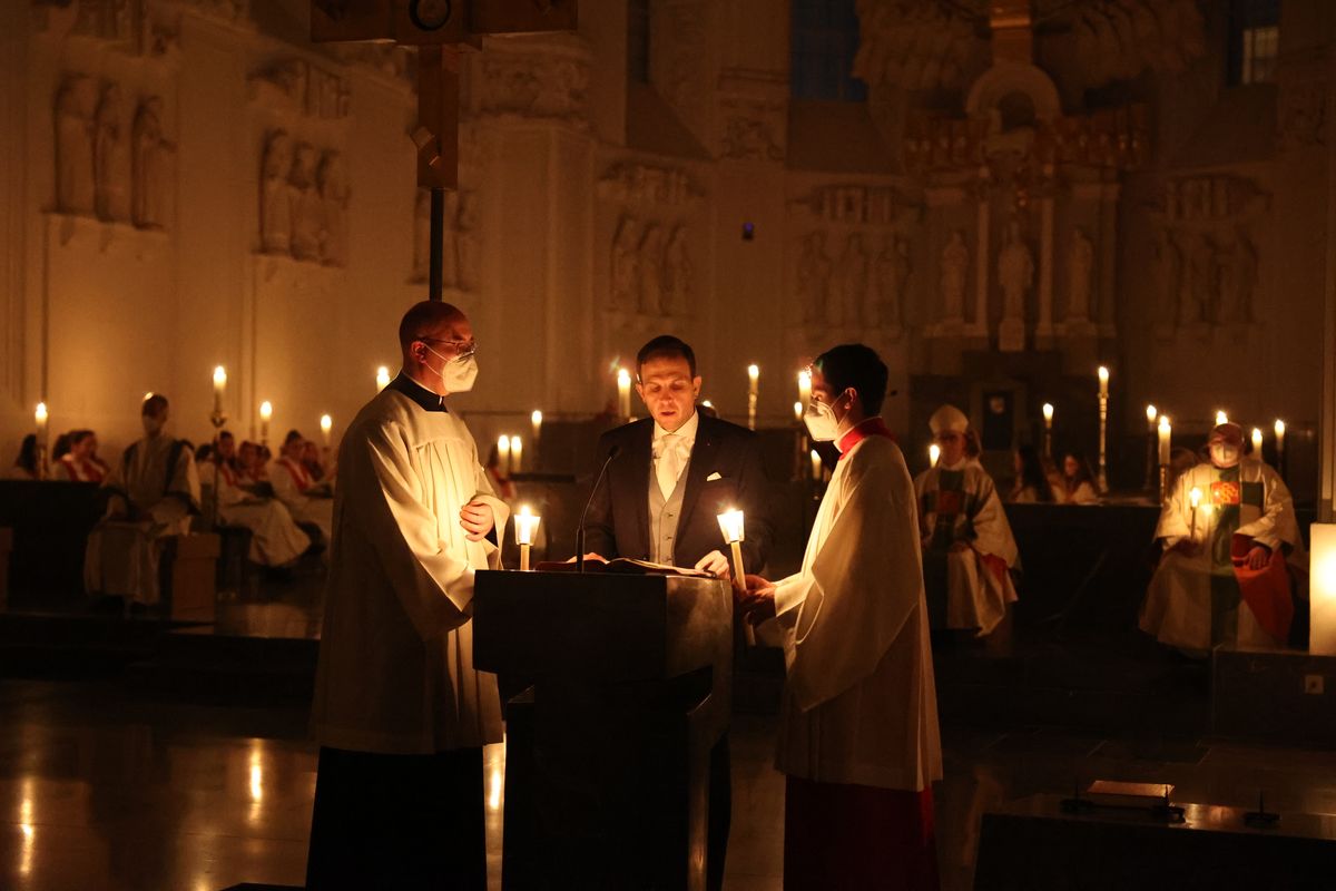 BIschof Dr. Franz Jung feiert am Samstagabend, 16. April, im Würzburger Kiliansdom die Osternacht.