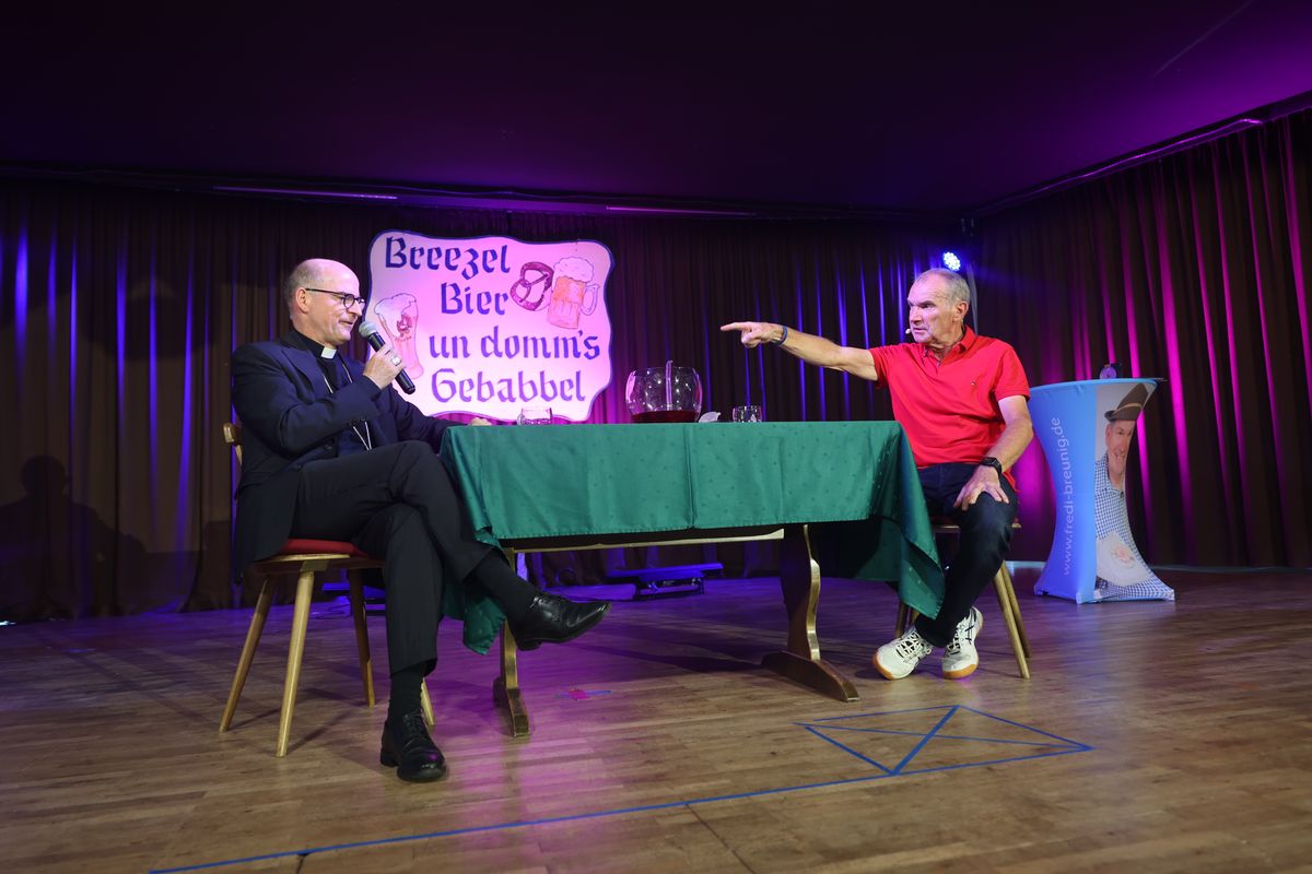 Bischof Dr. Franz Jung war am Sonntag, 22. September, Überraschungsgast bei "Brezel, Bier und domm