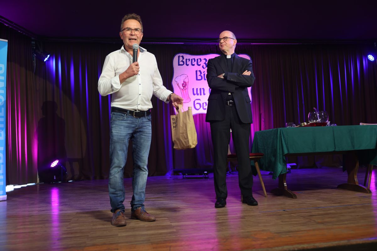 Bischof Dr. Franz Jung war am Sonntag, 22. September, Überraschungsgast bei "Brezel, Bier und domm