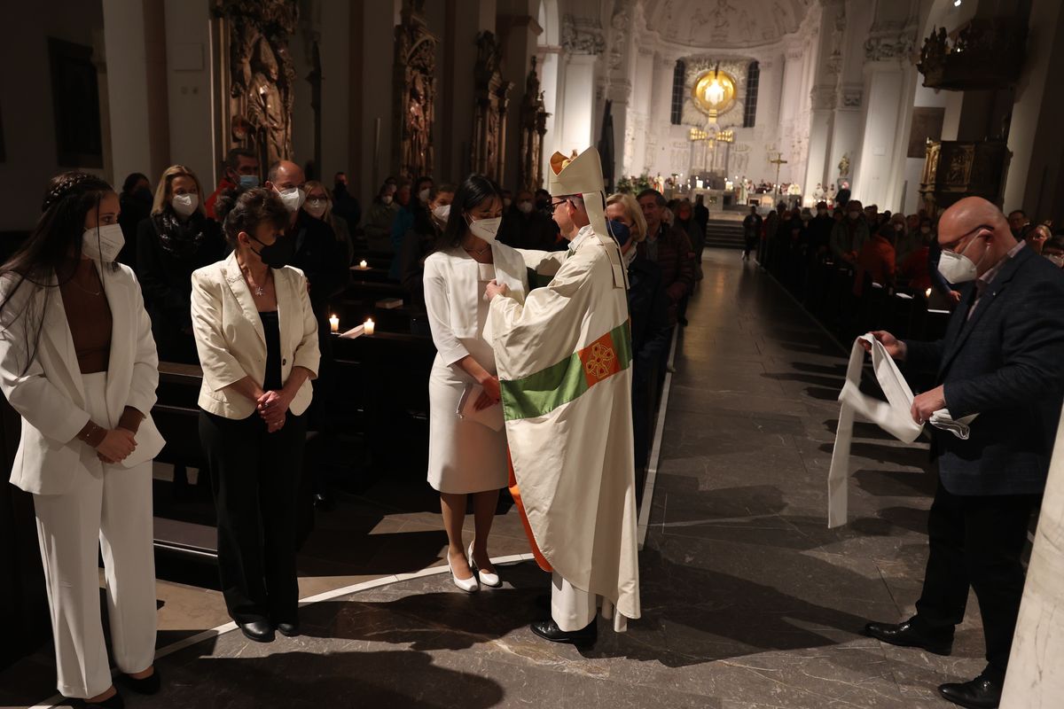 BIschof Dr. Franz Jung feiert am Samstagabend, 16. April, im Würzburger Kiliansdom die Osternacht.