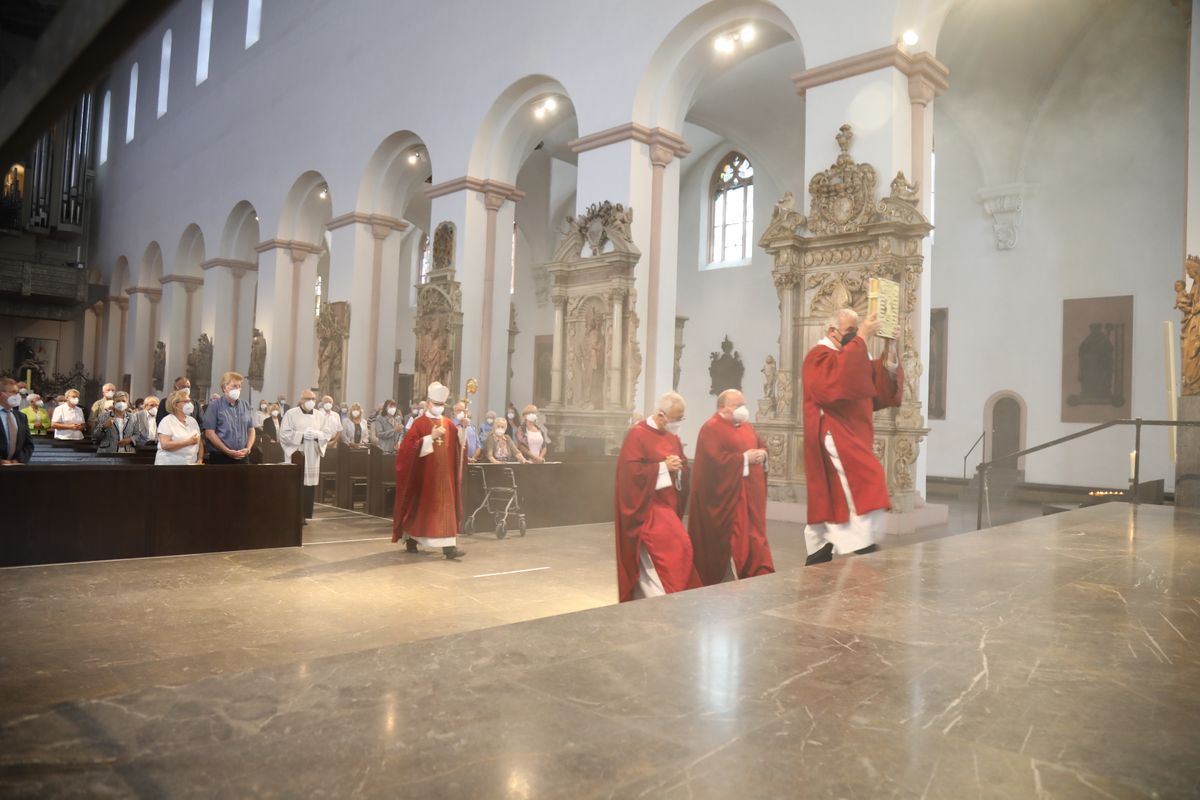 2621/0624 Ehejubilare Bischof 29. Juni Vormittag_28011