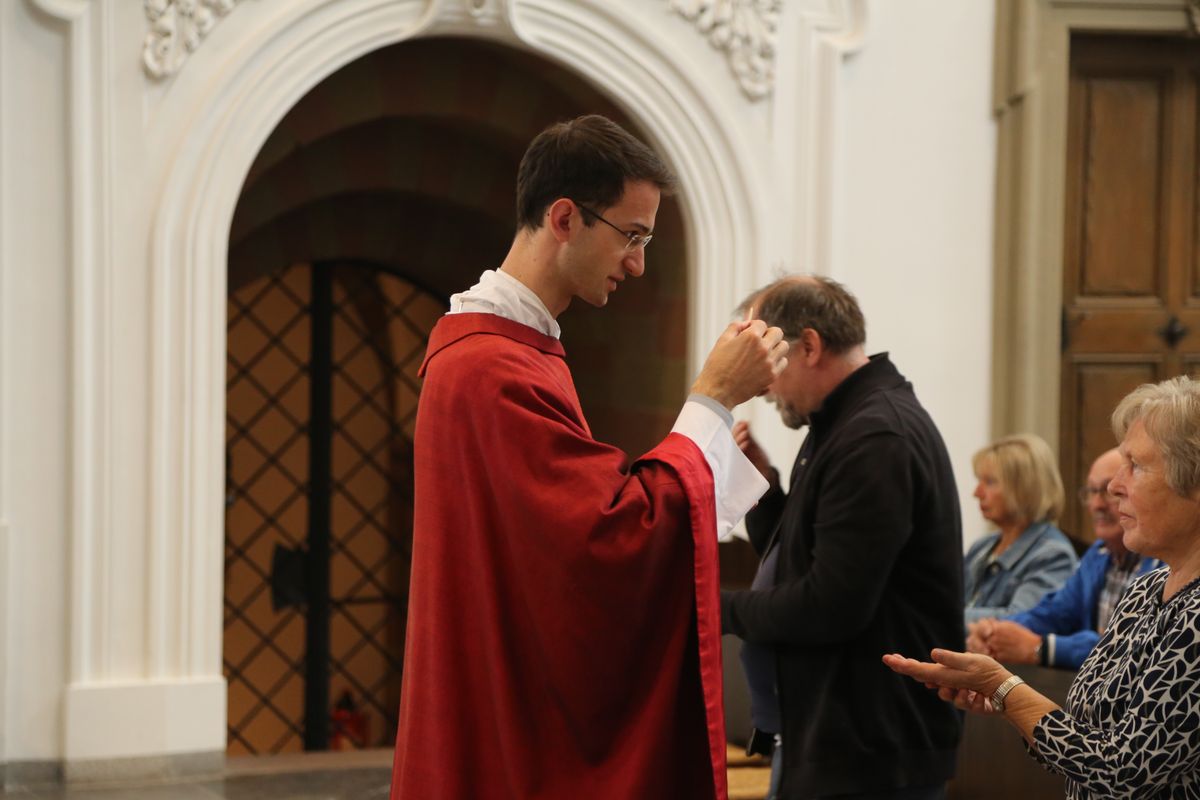 Weihbischof em. Ulrich Boom hat am Dienstag, 8. Juli, einen Kiliani-Gottesdienst für die Region Aschaffenburg und die Pfarrhausfrauen aus dem gesamten Bistum im Würzburger Kiliansdom gefeiert.