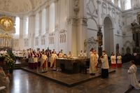 Bei einem Pontifikalgottesdienst mit Bischof Dr. Franz Jung am Samstag, 10. Oktober, ist Bertram Ziegler im Würzburger Kiliansdom zum Priester geweiht worden.