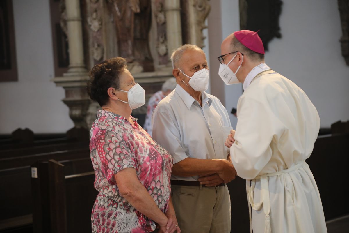 2621/0621 Dankgottesdienst für Ehejubilare mit Bischof Jung_27843