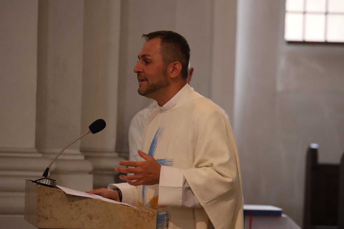 Bei einem feierlichen Gottesdienst in der Seminarkirche Sankt Michael in Würzburg mit Bischof Dr. Franz Jung am Montagabend, 26. Juli, sind Regens Stefan Michelberger und Subregens Stefan Fleischmann verabschiedet und Regens Peter Göttke offiziell begrüßt worden. 