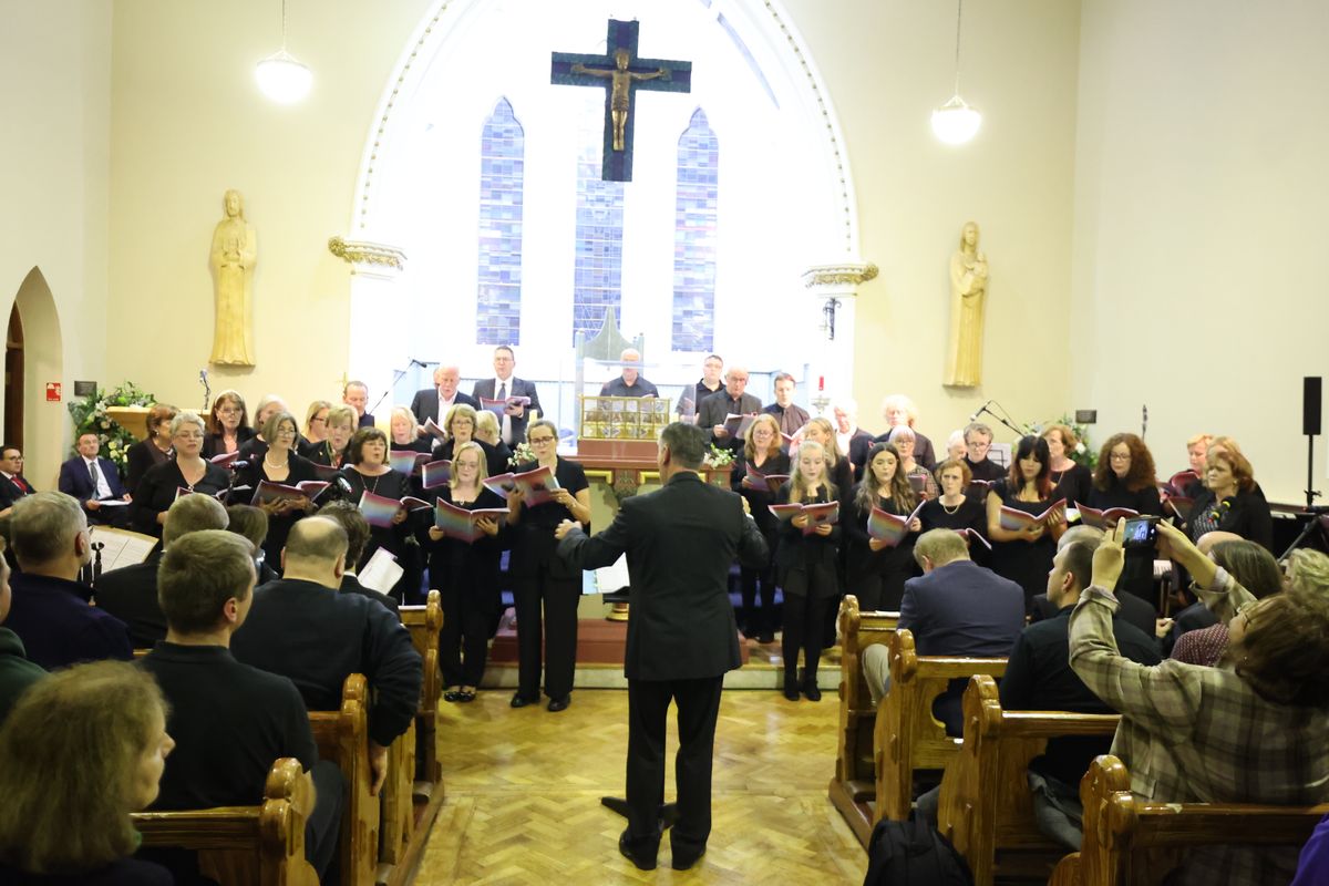 Ein abwechslungsreiches Musikprogramm sowie Schattentheater gab es am Abend des 4. Oktober in Mullagh zu Ehren der Frankenapostel.