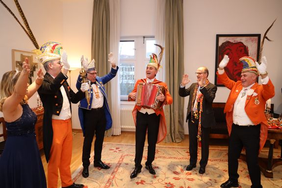 "Die Hände zum Himmel" sangen alle gemeinsam.  "Die Hände zum Himmel" sangen alle gemeinsam.