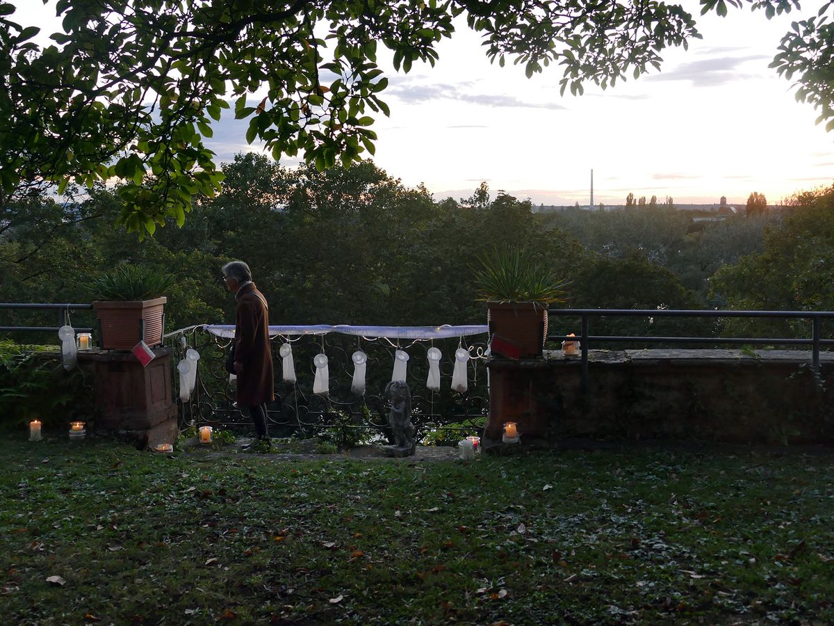 Viel zu entdecken gab es im Sinnesgarten, den die Aschaffenburger Gruppe des Frauenbundes im Marienstift aufgebaut hatte. Viel zu entdecken gab es im Sinnesgarten, den die Aschaffenburger Gruppe des Frauenbundes im Marienstift aufgebaut hatte.
