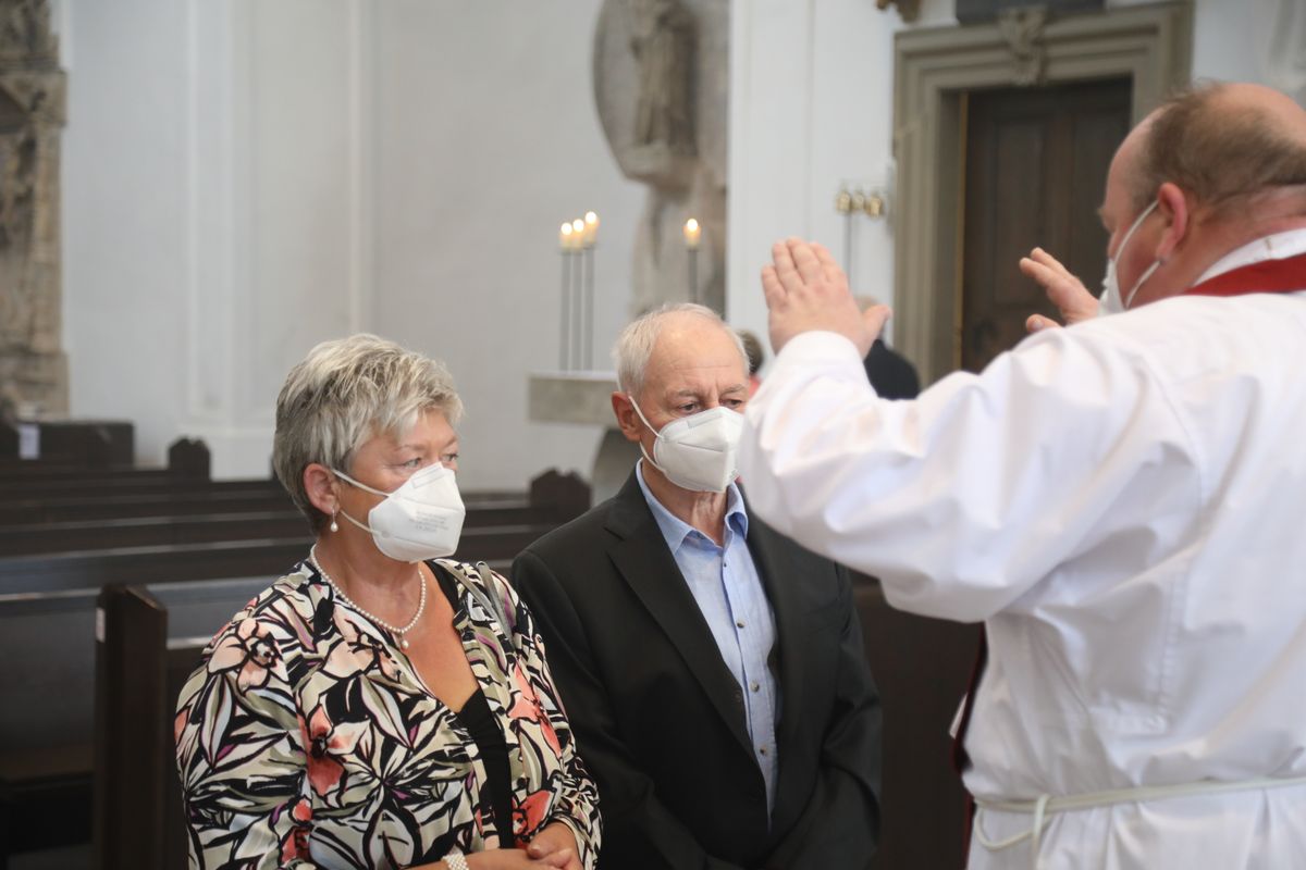 2621/0624 Ehejubilare Bischof 29. Juni Vormittag_28027