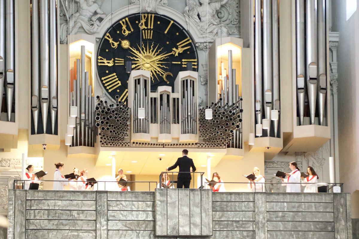 2721/0654 Eröffnung der Kiliani-Wallfahrtswoche 2021 im Kiliansdom_28596 Mit einem feierlichen Pontifikalgottesdienst ist am Sonntag, 4. Juli, im Würzburger Kiliansdom die Kiliani-Wallfahrtswoche 2021 eröffnet worden.