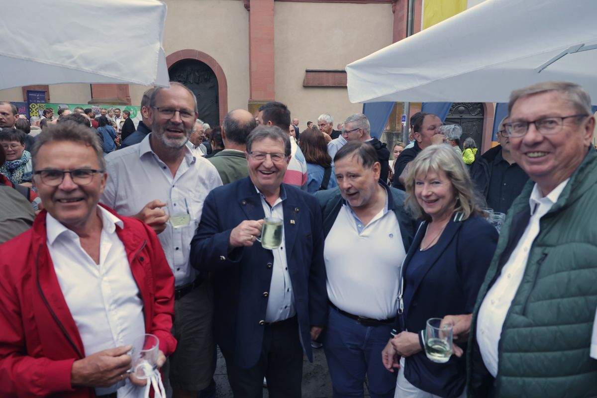 Rund 900 Personen feierten den Kiliani-Pontifikalgottesdienst für Räte und Politiker am Montagabend, 7. Juli, im Kiliansdom mit. Eine Begegnung auf dem Kiliansplatz schloss sich an. 