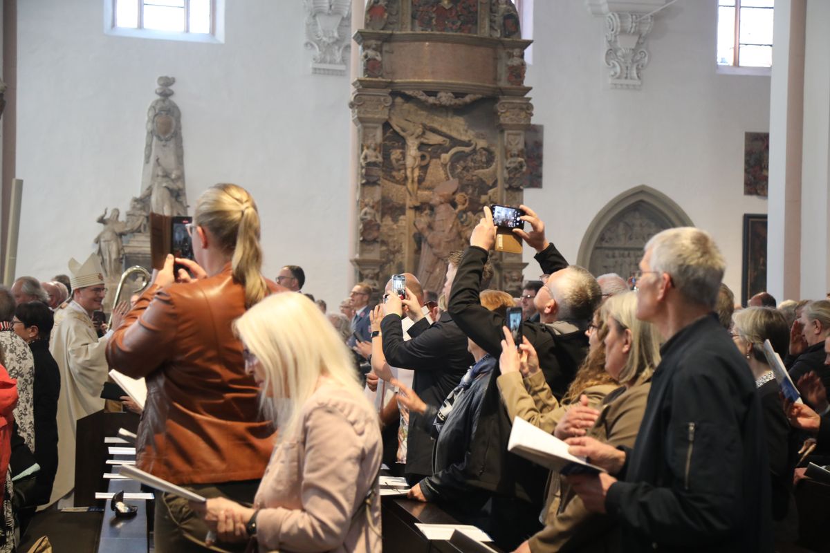 Bei einem Pontifkalgottesdienst im Würzburger Kiliansdom ist an Christi Himmelfahrt, 9. Mai 2024, Weihbischof Paul Reder zum Bischof geweiht worden.