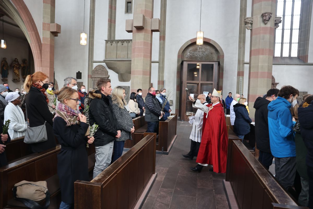 Bischof Dr. Franz Jung feierte am Sonntag, 10. April, in Würzburg die Palmsonntagsliturgie.