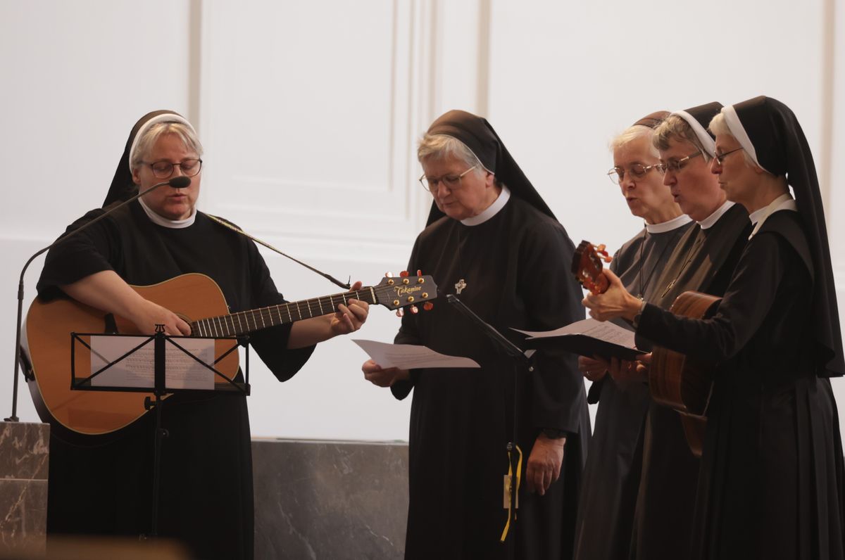 Mit Ordensleuten und Missionaren hat Weihbischof Paul Reder am Mittwochnachmittag, 9. Juli, im Kiliansdom einen Kiliani-Gottesdienst gefeiert. 