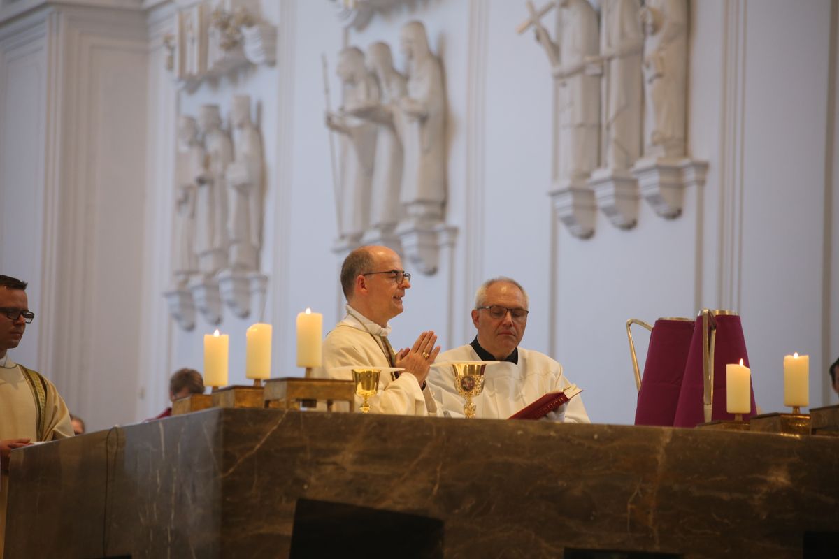 3720/0925 Missa Chrismatis_23002