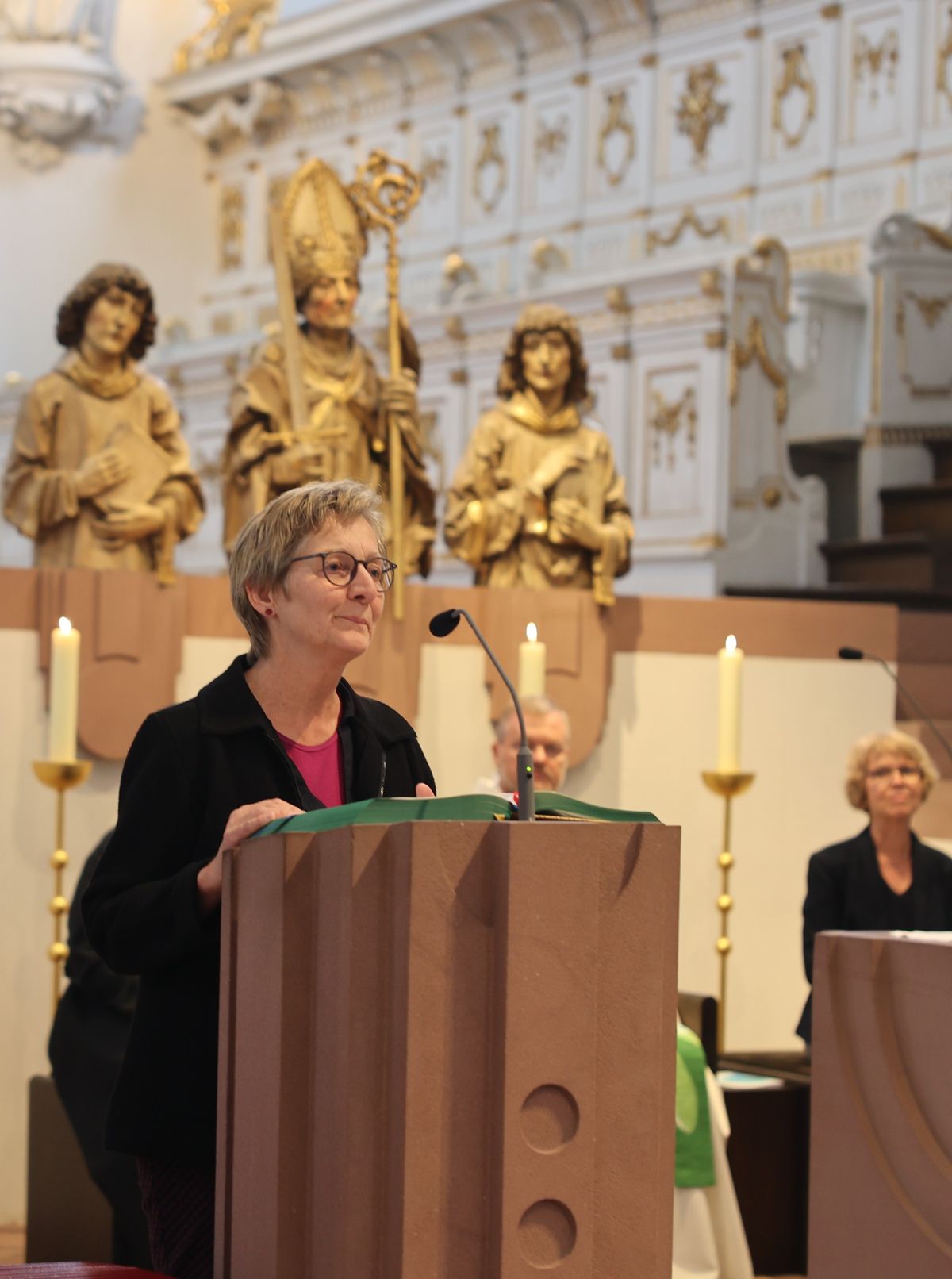 Unter anderem mit einer Wort-Gottes-Feier im Neumünster und einem Empfang im Burkardushaus hat die Berufsgruppe der Gemeindereferentinnen und -referenten am Freitag, 14. Juni, ihr 75. Jubiläum gefeiert. Unter anderem mit einer Wort-Gottes-Feier im Neumünster und einem Empfang im Burkardushaus hat die Berufsgruppe der Gemeindereferentinnen und -referenten am Freitag, 14. Juni, ihr 75. Jubiläum gefeiert.