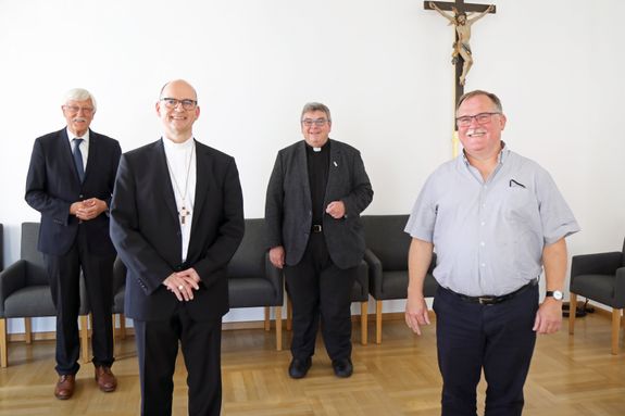 3220/0813 Bonifatiuswerk bei Bischof Jung_22552