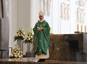 Mit einem Dankgottesdienst im Würzburger Kiliansdom hat Bischof Dr. Franz Jung am Sonntag, 13. Juni, den dritten Jahrestag seiner Bischofsweihe begangen.