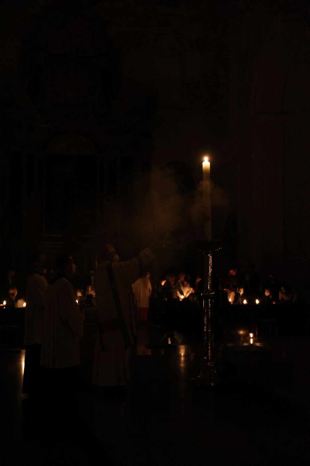 BIschof Dr. Franz Jung feiert am Samstagabend, 16. April, im Würzburger Kiliansdom die Osternacht.