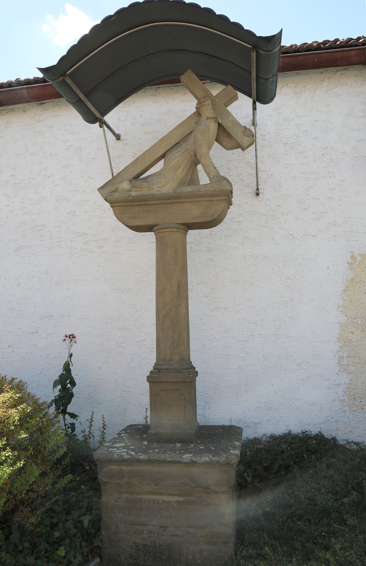 Dieser Kreuzschlepper findet sich in der Ortsmitte.