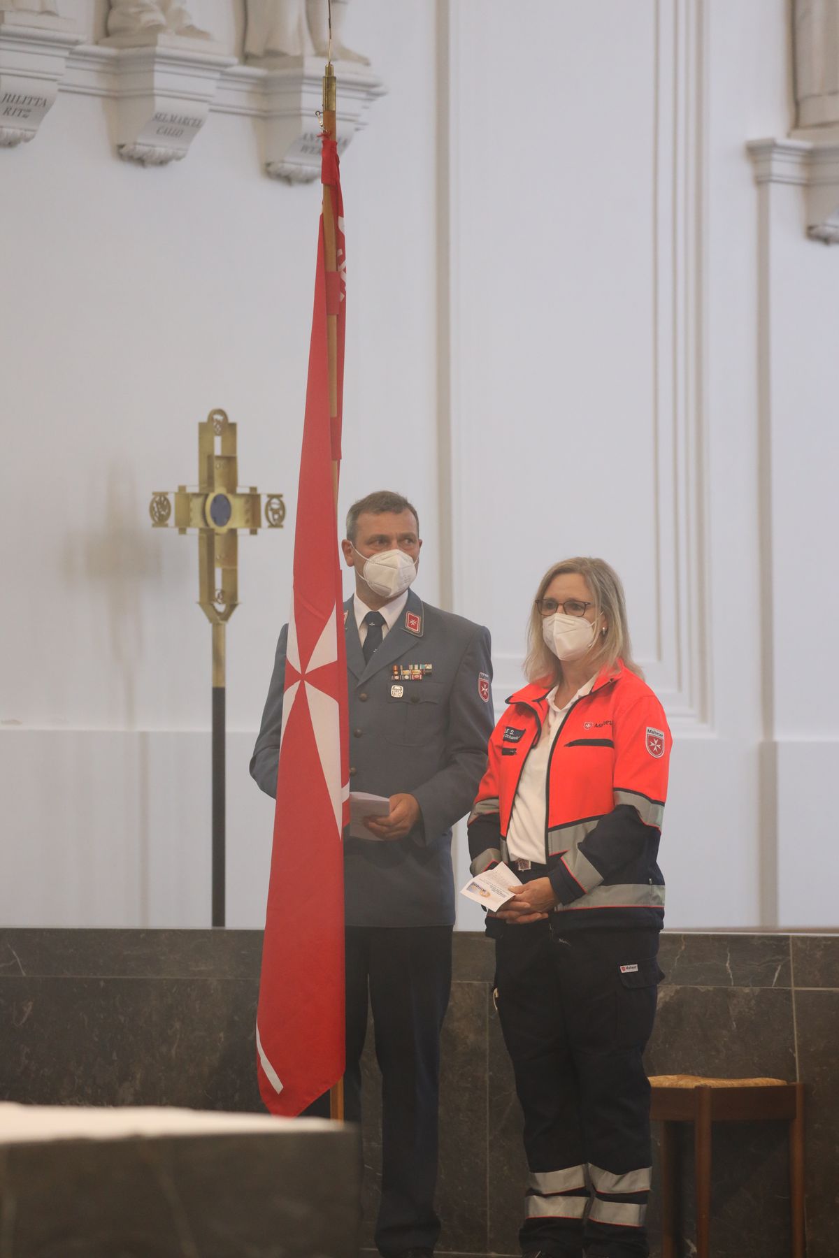 2821/0668 Blaulichtgottesdienst_28771 Weihbischof Ulrich Boom stand am Mittwochabend, 7. Juli, der Kiliani-Wort-Gottes-Feier für Polizei, Feuerwehr, Technisches Hilfswerk, Rettungsdienste und Notfallseelsorge im Kiliansdom vor.