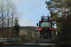 5121/1248_Traktor_31414