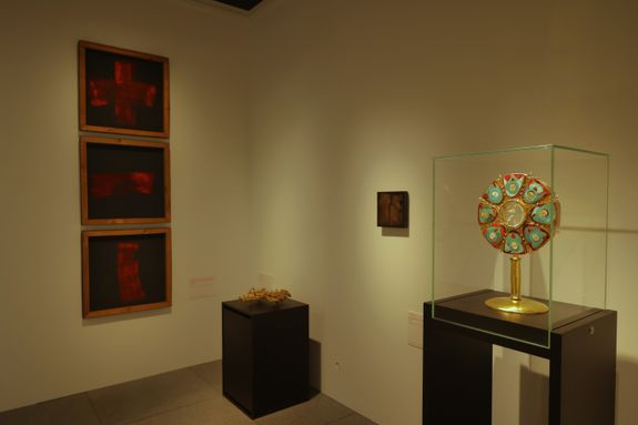 "Mehr Künstlerinnen!" heißt die aktuelle Ausstellung im Würzburger Museum am Dom. Zu sehen sind Werke, die noch nicht dort gezeigt wurden, von Künstlerinnen, die ebenfalls noch nie im MAD ausgestellt haben. "Mehr Künstlerinnen!" heißt die aktuelle Ausstellung im Würzburger Museum am Dom. Zu sehen sind Werke, die noch nicht dort gezeigt wurden, von Künstlerinnen, die ebenfalls noch nie im MAD ausgestellt haben.