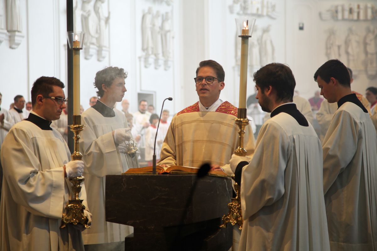 2419/0653 Priesterweihe von Frank Elsesser_15077