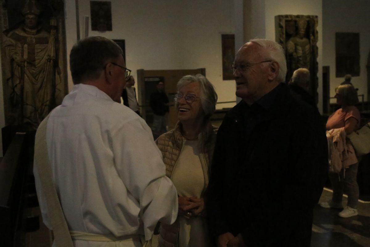 Bischof Dr. Franz Jung hat am Donnerstagnachmittag, 4. Juli, mit etwa 320 Paaren im Kiliansdom ihr goldenes oder diamantenes Ehejubiläum gefeiert.