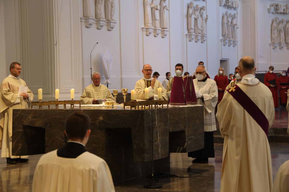 1321/0323 Missa chrismatis_26165