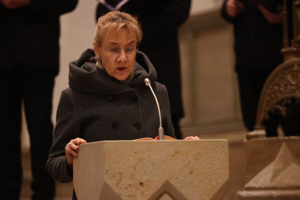Der "Aschermittwoch der Künstler" wurde in diesem Jahr in der Würzburger Pfarrkirche Sankt Burkard begangen. Der "Aschermittwoch der Künstler" wurde in diesem Jahr in der Würzburger Pfarrkirche Sankt Burkard begangen.