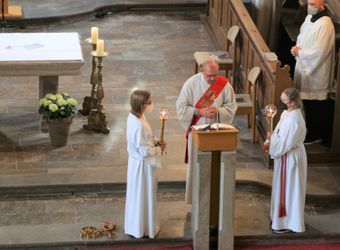 Weihbischof Ulrich Boom feierte am Donnerstagabend ein Pontifikalamt in der Pfarrkirche Sankt Michael in Zeil am Main.