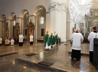 Mit einem Dankgottesdienst im Würzburger Kiliansdom hat Bischof Dr. Franz Jung am Sonntag, 13. Juni, den dritten Jahrestag seiner Bischofsweihe begangen.