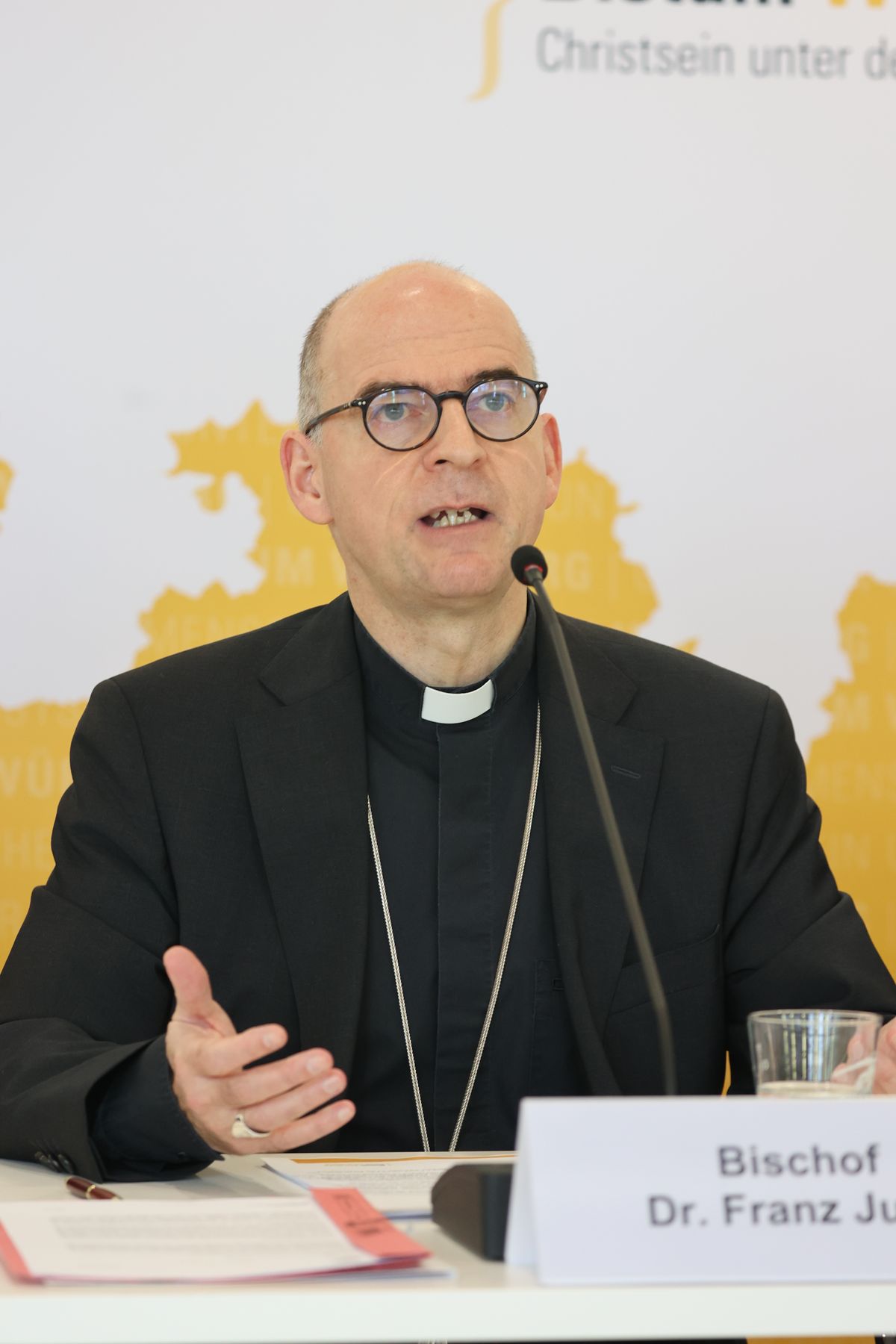 0424/0108 PK Bischof_44709