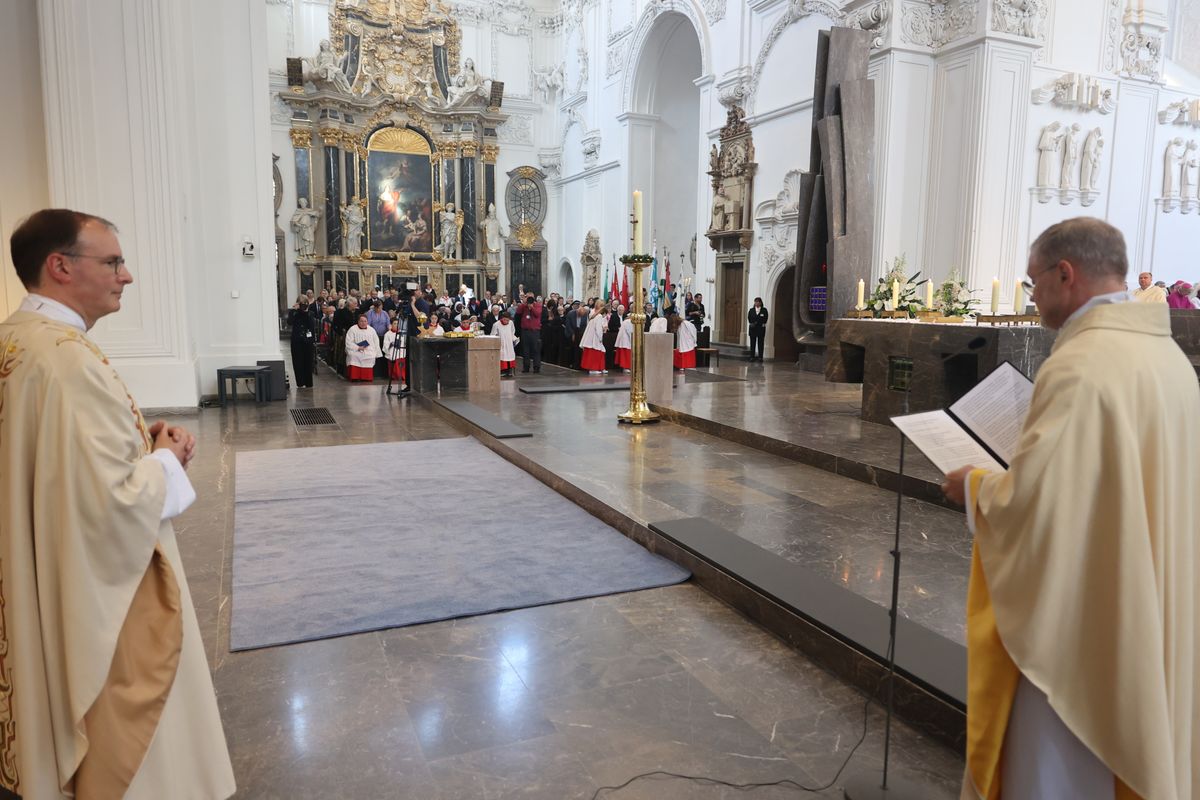Bei einem Pontifikalgottesdienst im Würzburger Kiliansdom ist an Christi Himmelfahrt, 9. Mai 2024, Weihbischof Paul Reder zum Bischof geweiht worden. 