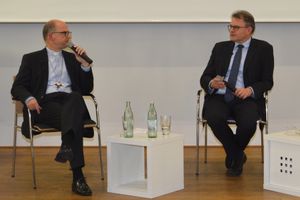 SB/2020/09-S. 10-podium1_20190