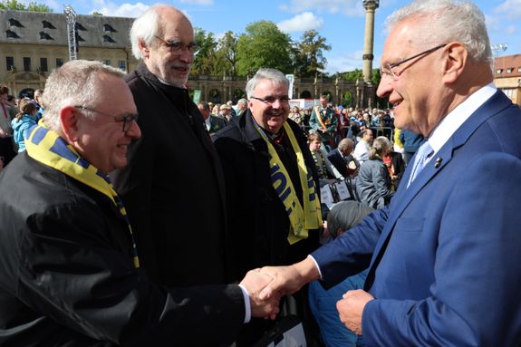 2126/0521 Abschluss-Gottesdienst auf dem Residenzplatz