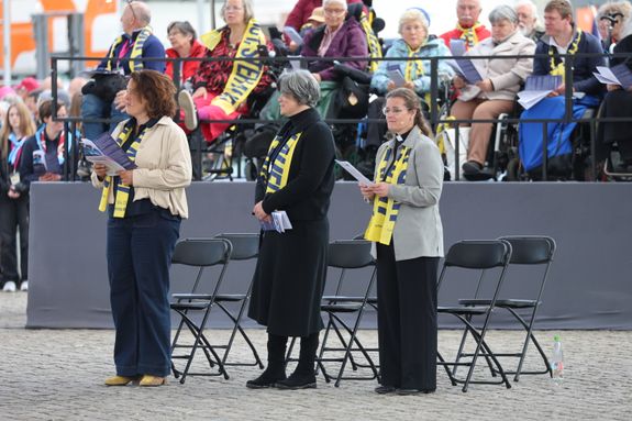 2126/0521 Abschluss-Gottesdienst auf dem Residenzplatz