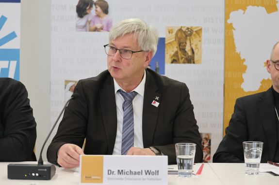 0626/0127 PK Vondran Wolf