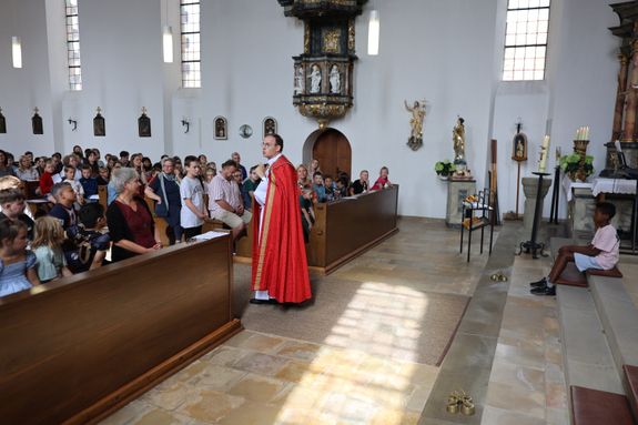 2826/0677 Weihbischof Reder SFZ Hohenroth