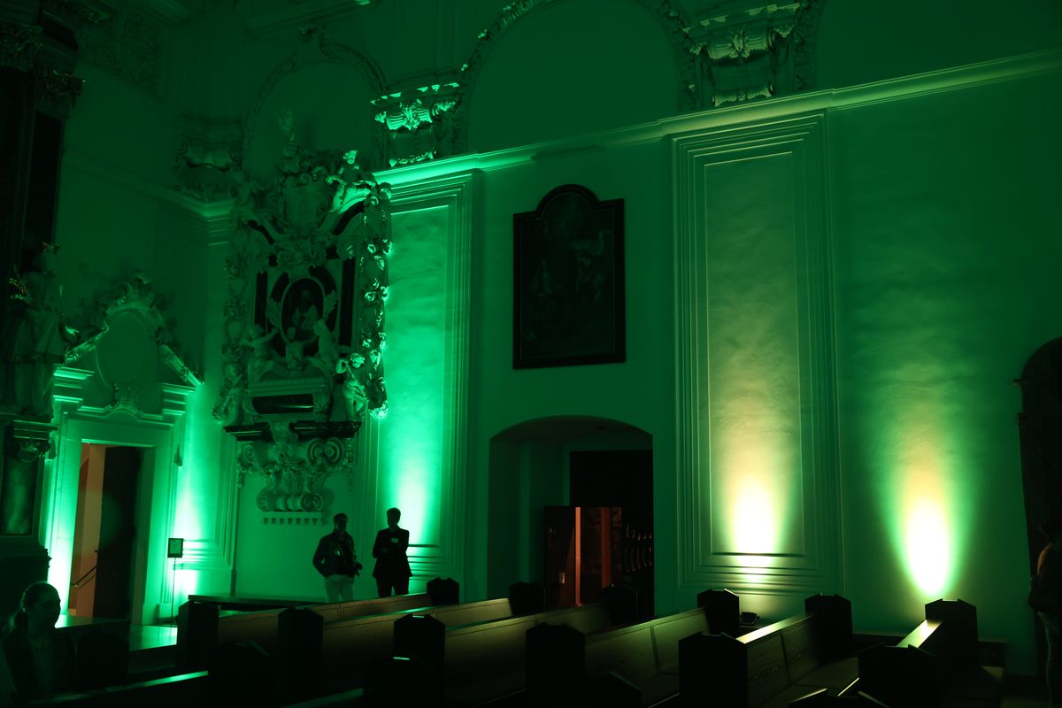 Die "Nacht der Hoffnung" am Samstagabend, 13. Juli, der Kiliani-Wallfahrtswoche lud zu Besinnung, Gebet und Kraftschöpfen in den Kiliansdom ein. Viele Passanten nutzten das Angebot, das um Mitternacht endete.