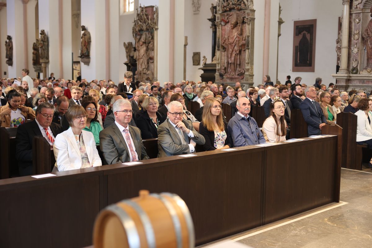 Bei einem Pontifkalgottesdienst im Würzburger Kiliansdom ist an Christi Himmelfahrt, 9. Mai 2024, Weihbischof Paul Reder zum Bischof geweiht worden. 