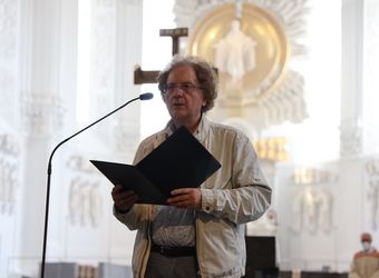 Im Anschluss an den Ehejubilarsgottesdienst mit Weihbischof Ulrich Boom am Freitagvormittag, 2. Juli, konnten sich die Paare von ihm und weiteren Priestern und Diakonen segnen lassen.