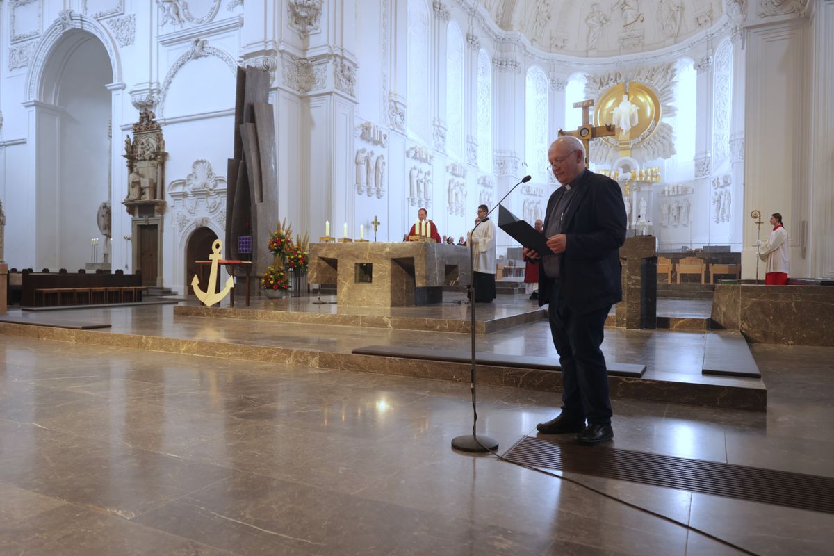 Mit Ordensleuten und Missionaren hat Weihbischof Paul Reder am Mittwochnachmittag, 9. Juli, im Kiliansdom einen Kiliani-Gottesdienst gefeiert. 