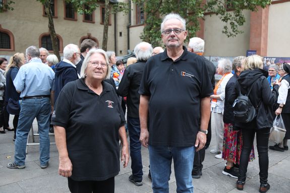 Barbara Pfeuffer und Hans Georg Schmidt vom Vorstand der Kolpingsfamilie Ochsenfurt.