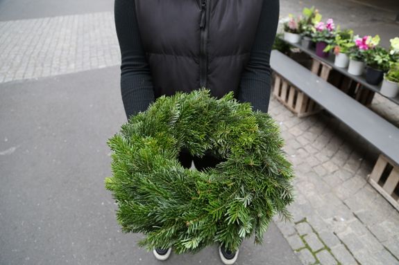 So sieht der fertige Kranz aus. Dieser kann anschließend dekoriert werden. 