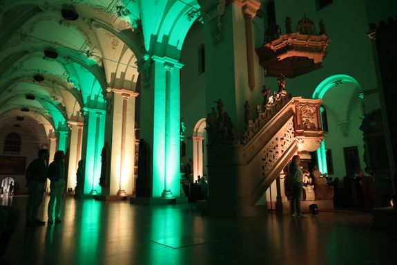 Die "Nacht der Hoffnung" am Samstagabend, 13. Juli, der Kiliani-Wallfahrtswoche lud zu Besinnung, Gebet und Kraftschöpfen in den Kiliansdom ein. Viele Passanten nutzten das Angebot, das um Mitternacht endete.